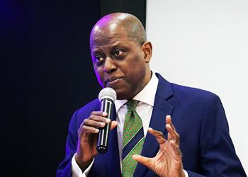 Gwamnan CBN ya gargaɗi masu wulaƙanta takardar Naira