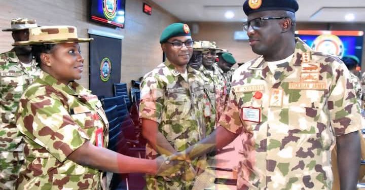 Babban Hafsan Sojoji ya je Borno, ya buƙaci dakaru da su ƙara jajircewa