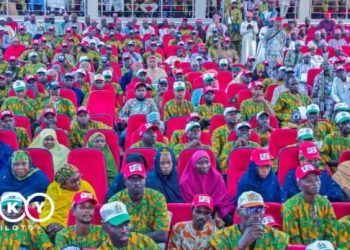 Gwamnan Kano ya ɗauki masu gadi 1,600 don ƙarfafa tsaro a makarantu 