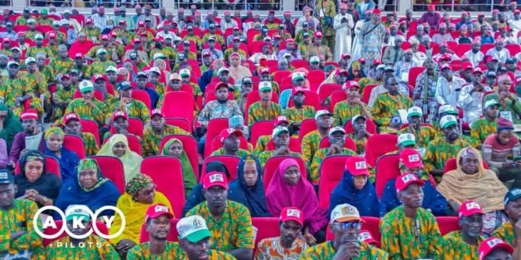 Gwamnan Kano ya ɗauki masu gadi 1,600 don ƙarfafa tsaro a makarantu 