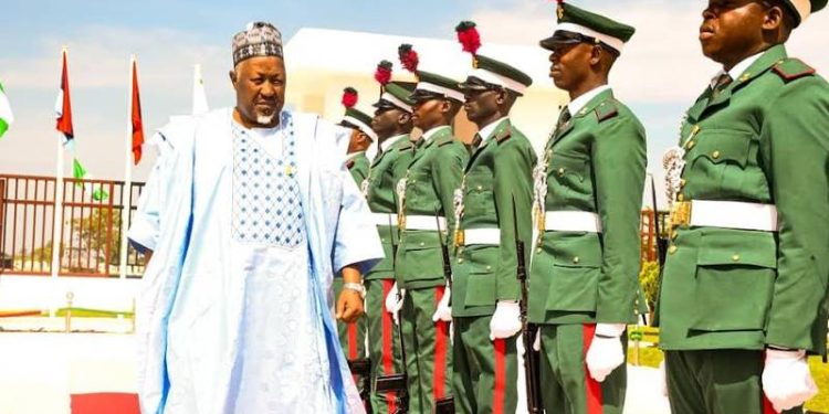 Ministan Tsaro Badaru Abubakar ya ajiye aiki ‘bisa dalilai na neman lafiya’