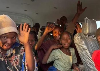 ‘Yan bindiga sun sako ɗalibai 130 da suka sace a Neja
