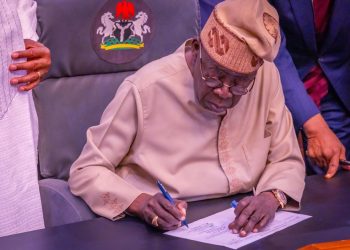 Tinubu ya rattaba hannu kan sabuwar Dokar Zaɓe ta 2026
